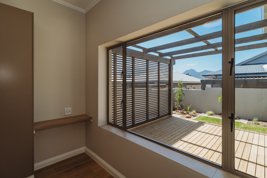 3 Bedroom Property for Sale in Kraaibosch Western Cape